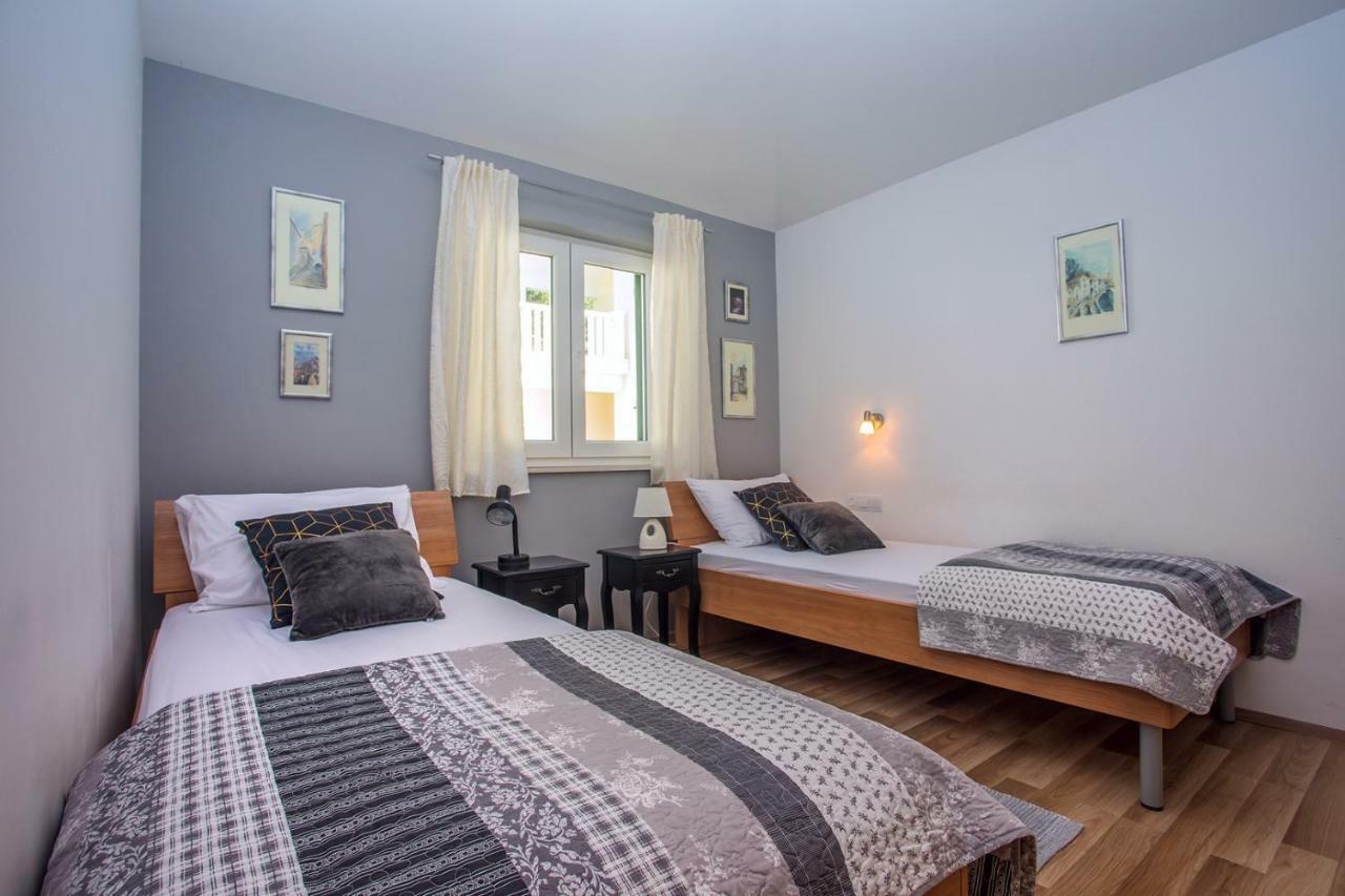 Villa Maslina, With Private 32M2Pool, Panoramic Views On 100Km Coastline, 12 Pax Lokva Rogoznica Buitenkant foto